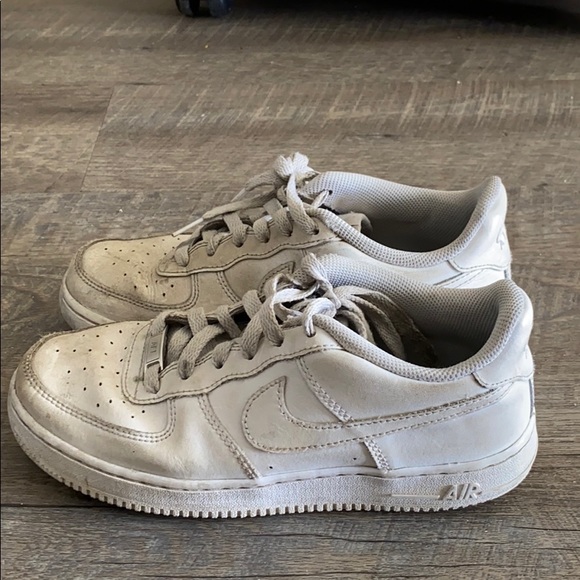 Air Force Ones (5.5y) - Picture 2 of 5